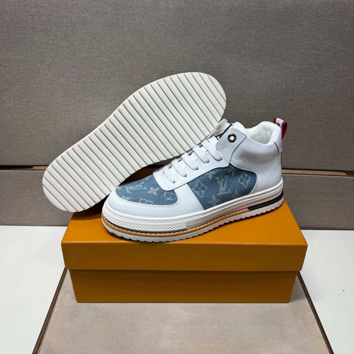 Men's men's shoes 💰pp420 [LV～] Men's casual shoes 2025z cabinet sales simultaneously 🔶Size: 38-44#️⃣ 🔷2 colors🔜The upper is made of multi-material splicing➕Genuine leather lining, comfortable and breathable, sole: original comfortable and wear-resistant outsole, ⚠️Real shot📱Photographed🎬The real thing is better📢📢📢